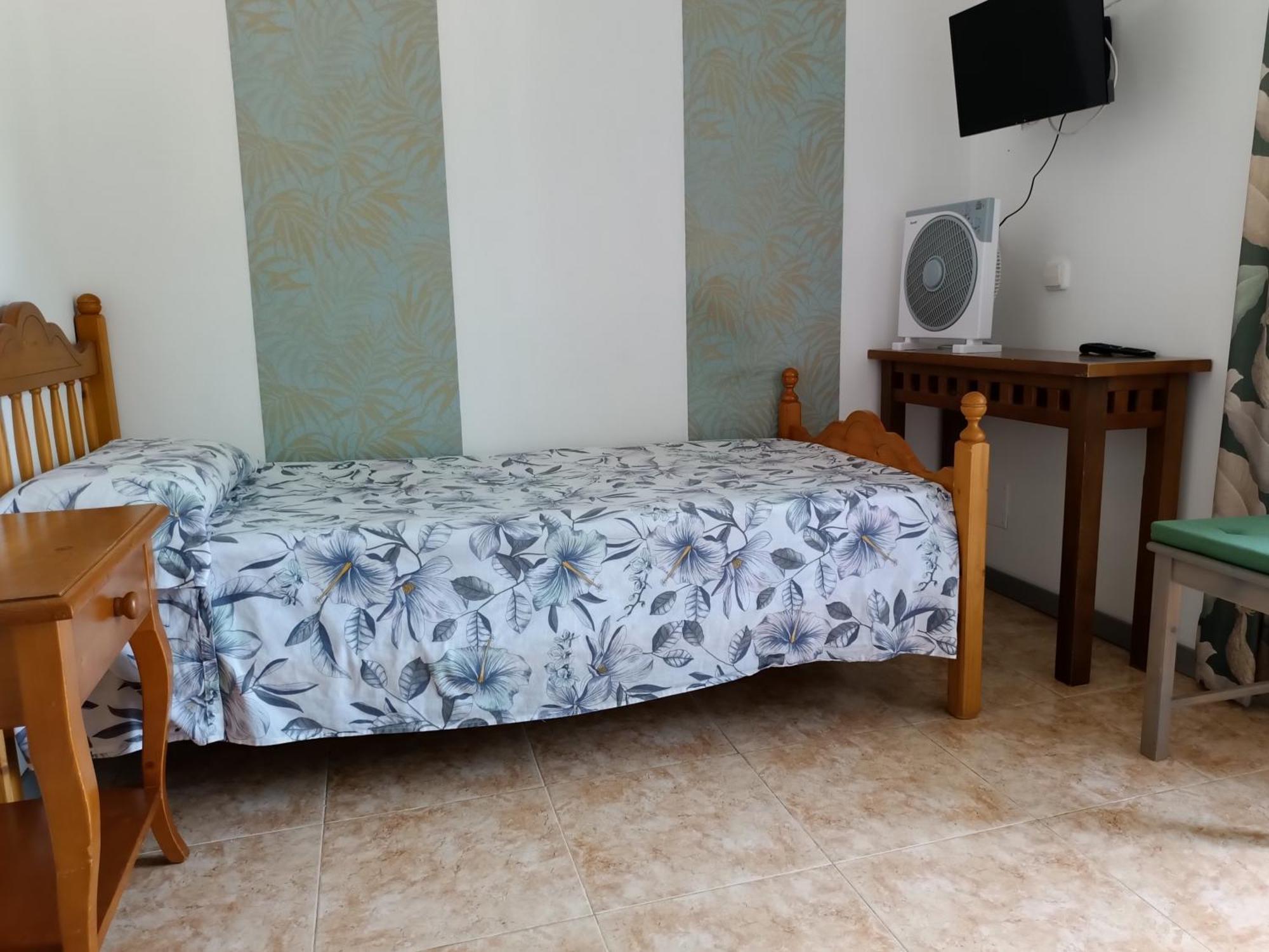 Hostal Bélgica Palmanova Habitación foto